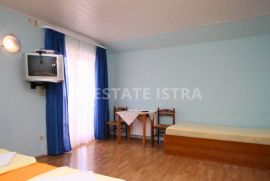 Peroj hotel s restoranom i pogledom na more, Vodnjan, Коммерческая недвижимость