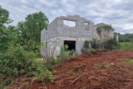 Započeta gradnja - legalizirana kuća i maslinik, Rovinj, Maison