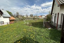 Kuća s dva pomoćna objekta i vrtom, GOSPIĆ CENTAR, Gospić, Haus