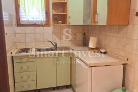 RABAC, DVA STANA S VRTOM I PARKINGOM, PRILIKA!!, Labin, Appartment