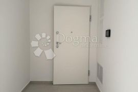 Kostrena, novo-uređen 2S+DB, stan za dugoročni najam u novogradnji!, Kostrena, Appartement