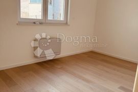 Kostrena, novo-uređen 2S+DB, stan za dugoročni najam u novogradnji!, Kostrena, Wohnung