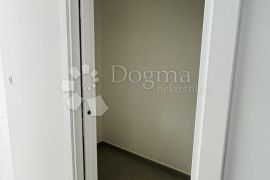 Kostrena, novo-uređen 2S+DB, stan za dugoročni najam u novogradnji!, Kostrena, Appartamento