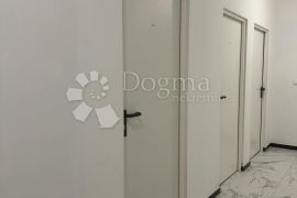 Kostrena, novo-uređen 2S+DB, stan za dugoročni najam u novogradnji!, Kostrena, Appartamento