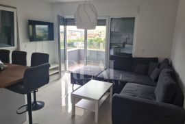 Stan 2S+DB 57m2 300 m od mora, Seget, Apartamento