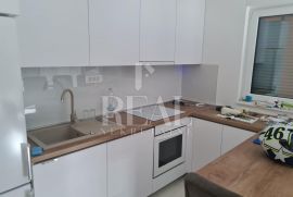 Stan 2S+DB 57m2 300 m od mora, Seget, Apartamento