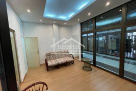 Voždovac - TC Banjica - 18m2 ID#19339, Voždovac, Commercial property