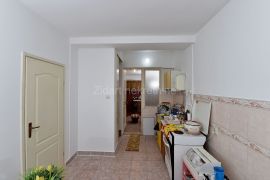 Povoljno , stan u mirnom porodičnom kraju, Čukarica, Διαμέρισμα