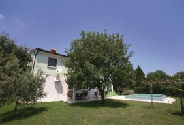 Kuća za odmor na prodaju, Buje, okolica, Istra, Buje, Famiglia