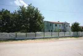 Kuća za odmor na prodaju, Buje, okolica, Istra, Buje, Casa