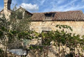 ŠIBENIK, ZLARIN - Kamena kuća za adaptaciju, Šibenik - Okolica, House