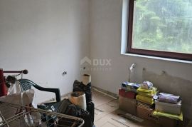 OPATIJA, VEPRINAC, ŠIMETIĆI- samostojeća kuća 300m2 za adaptaciju s pogledom na more + okućnica 1500m2, Opatija - Okolica, House