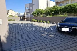 TROSOBNI APARTMAN U STAMBENOJ ZGRADI, PRIZEMLJE - POVLJANA, PAG, Povljana, Διαμέρισμα