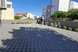 TROSOBNI APARTMAN U STAMBENOJ ZGRADI, PRIZEMLJE - POVLJANA, PAG, Povljana, Διαμέρισμα