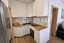 TROSOBNI APARTMAN U STAMBENOJ ZGRADI, PRIZEMLJE - POVLJANA, PAG, Povljana, شقة