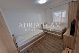 TROSOBNI APARTMAN U STAMBENOJ ZGRADI, PRIZEMLJE - POVLJANA, PAG, Povljana, Appartment