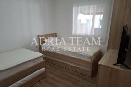 TROSOBNI APARTMAN U STAMBENOJ ZGRADI, PRIZEMLJE - POVLJANA, PAG, Povljana, Stan