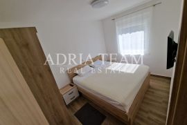 TROSOBNI APARTMAN U STAMBENOJ ZGRADI, PRIZEMLJE - POVLJANA, PAG, Povljana, Wohnung