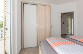 CRIKVENICA, JADRANOVO - lijepa kuća za odmor 92m2, Crikvenica, Maison