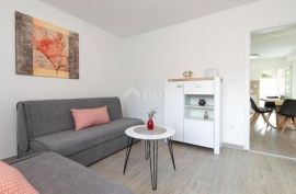 CRIKVENICA, JADRANOVO - lijepa kuća za odmor 92m2, Crikvenica, Maison