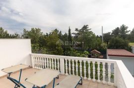 CRIKVENICA, JADRANOVO - lijepa kuća za odmor 92m2, Crikvenica, House