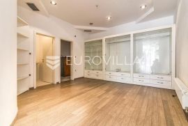 Zagreb, Centar, ulični poslovni prostor 53,34 m2, Zagreb, Commercial property