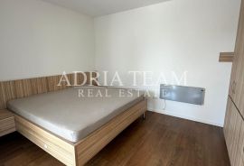 TROSOBNI APARTMAN NA 1. KATU STAMBENE ZGRADE, 100 m OD PLAŽE!! PRIVLAKA - ZADAR, Privlaka, Stan