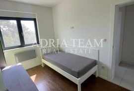 TROSOBNI APARTMAN NA 1. KATU STAMBENE ZGRADE, 100 m OD PLAŽE!! PRIVLAKA - ZADAR, Privlaka, Appartment