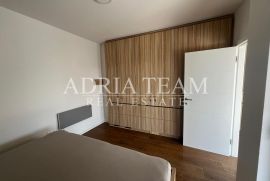 TROSOBNI APARTMAN NA 1. KATU STAMBENE ZGRADE, 100 m OD PLAŽE!! PRIVLAKA - ZADAR, Privlaka, Stan