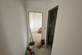 RIJEKA, MARČELJI - stan 2S+DB u novogradnji s pogledom na more + okućnica! PRILIKA!, Viškovo, Apartamento