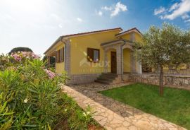 POREČ- KAŠTELIR, LABINCI- urbana villa, 110 M2, idealno za iznajmljivanje!, Kaštelir-Labinci, Casa