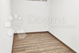 MAKSIMIR, STAN U LIJEPOJ ZGRADI SA VRTOM, Maksimir, Appartement