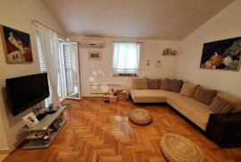 MALINSKA, DVOSOBNI APARTMAN SA POGLEDOM NA MORE, Malinska-Dubašnica, Flat