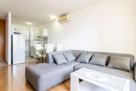 Split, Bol, dvosoban stan na izvrsnoj lokaciji, Split, Appartment