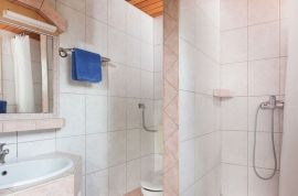 Kuća sa dva apartmana na 80 m od mora, Novigrad, Istra, Novigrad, Casa