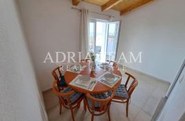 TROSOBNI APARTMAN S POGLEDOM NA MORE - MASLENICA, Jasenice, Appartement