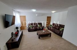 TROSOBNI APARTMAN S POGLEDOM NA MORE - MASLENICA, Jasenice, شقة