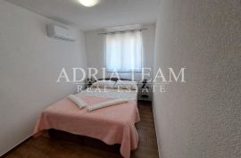 TROSOBNI APARTMAN S POGLEDOM NA MORE - MASLENICA, Jasenice, Διαμέρισμα