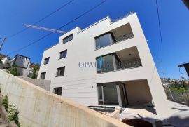 Opatija blizina centra stan 2.kat, 3S+DB, 139.06 m2, Opatija, Daire