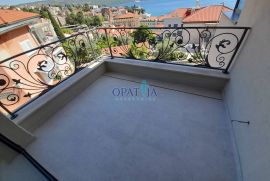 Opatija blizina centra stan 2.kat, 3S+DB, 139.06 m2, Opatija, Kвартира