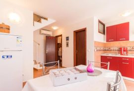 Apartmanska kuća u okolici Bala, Istra, Bale, Дом