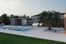 Istra, Tinjan, Kringa samostojeća kuća 134m2 s bazenom, okućnica 1100m2 NOVO, #prodaja, Tinjan, بيت