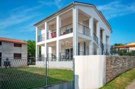 ISTRA, LIŽNJAN - Apartmanska kuća na mirnoj i atraktivnoj lokaciji, Ližnjan, Casa