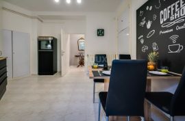 RIJEKA, CENTAR - 3S+DB, moderan sunčan stan, Rijeka, Apartamento