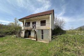 Kuća s okućnicom i pomoćnim objektima, Štikada, Lovinac, House