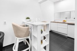 Centar, prekrasan studio apartman nadomak Korza, 31,5 m2, Rijeka, Kвартира