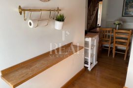 Punat, apartman u samom centru, 2SKL+ mansarda, 50m2, Punat, Appartment