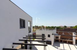 Moderna villa u okolici Pule 280m2 , 6S+DB !, Marčana, بيت