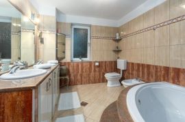 Apartmanska kuća na prodaju, Buje,okolica, Istra, Buje, Ev