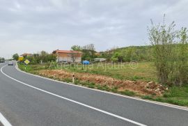 Sinj Hrvace građevinsko zemljište 1400 m2 - povoljno, Hrvace, Terra